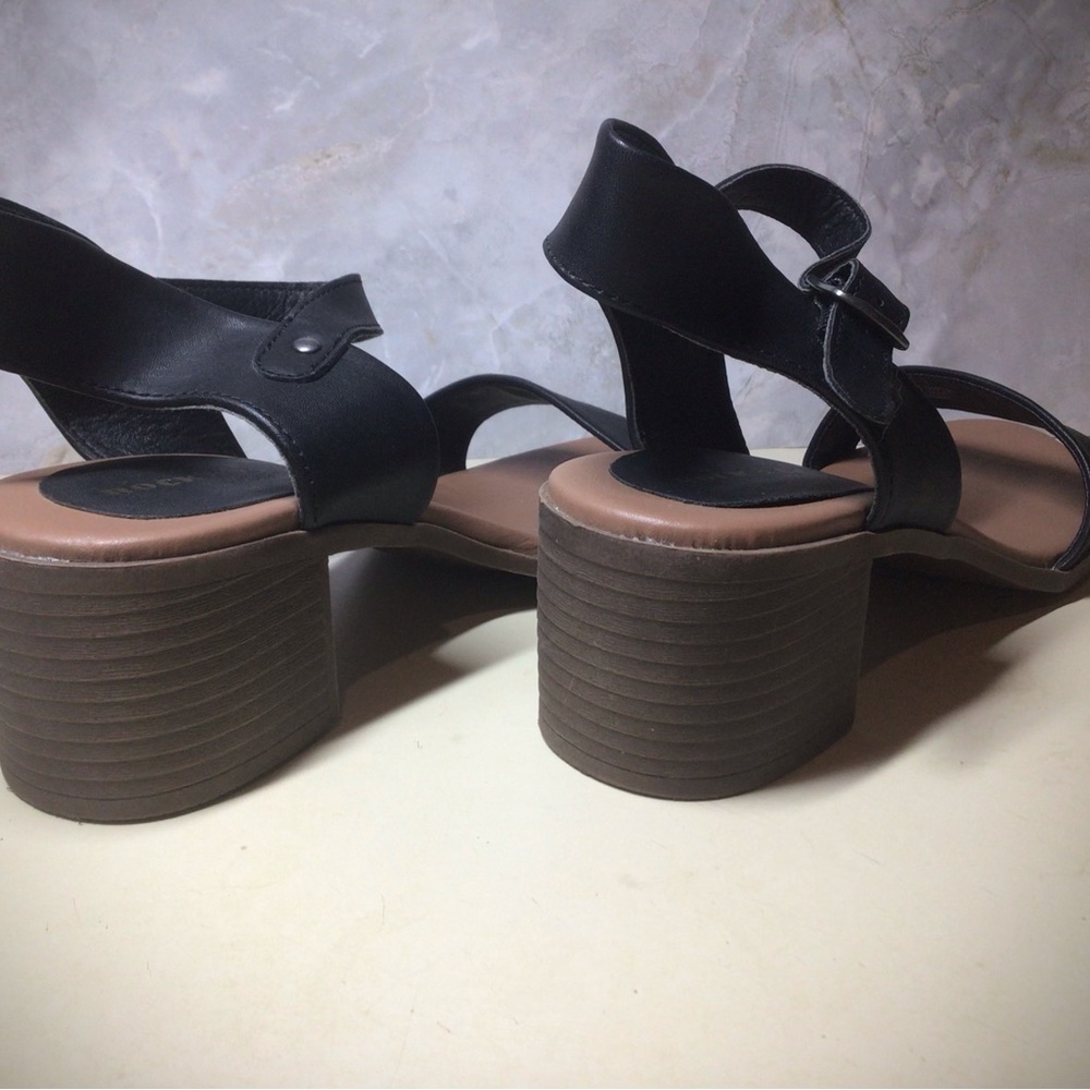 Rock & Candy Women’s “Nellie” Black and Tan Sandals Size 7 - Picture 4 of 6